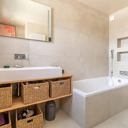 Spacious House With Garden * Тулуза