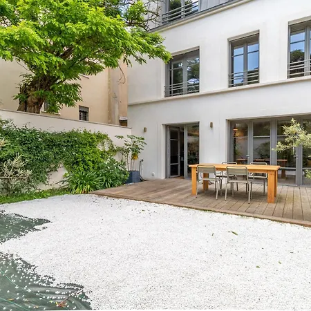 Ferienhaus Spacious House With Garden *